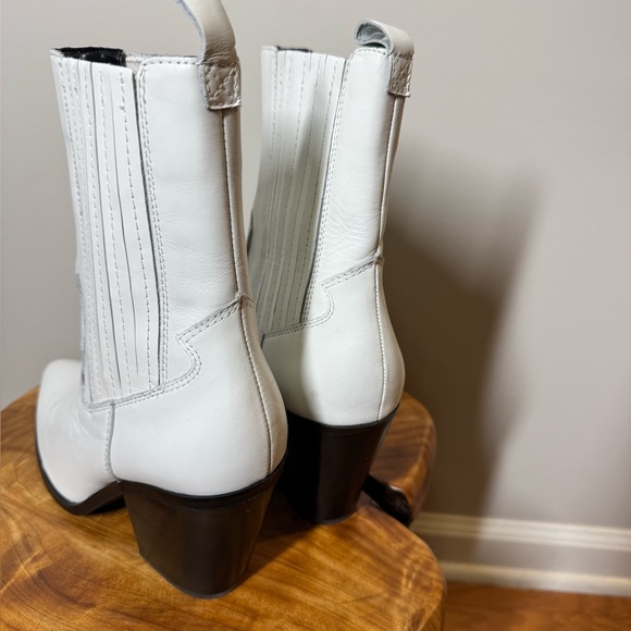 New ALDO White Women's Cowboy Western Ankle Boot with Block Heel Sz. 8 - Picture 4 of 13